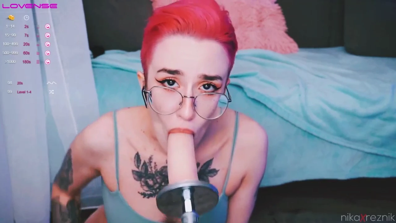 Cute girl gives oral pleasure to a fuck machine porn video
